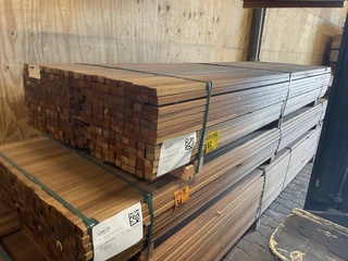 Ca. 276x Guyana Teak Latten Geschaafd, 27x40mm, lengte 305cm